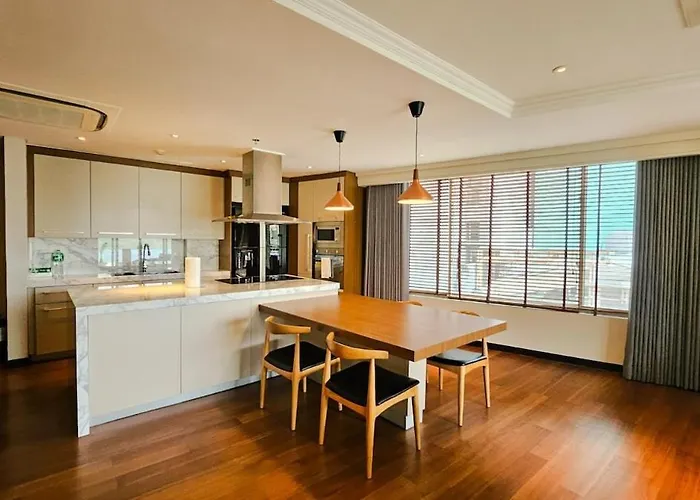 2 Bedroom Urban Oasis Poblacion *