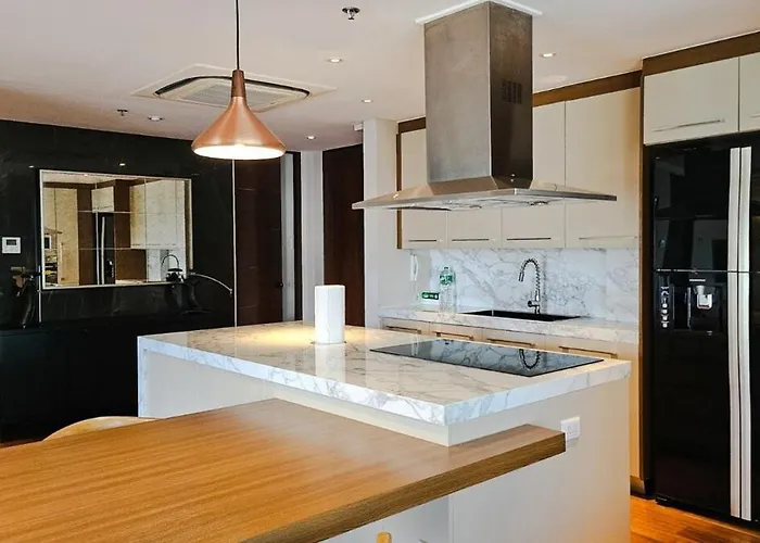 2 Bedroom Urban Oasis Poblacion Apartment *