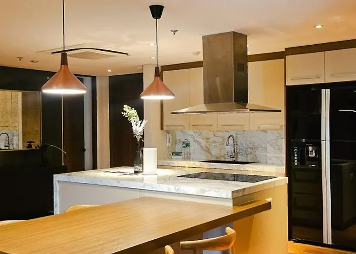 2 Bedroom Urban Oasis Poblacion Apartment *